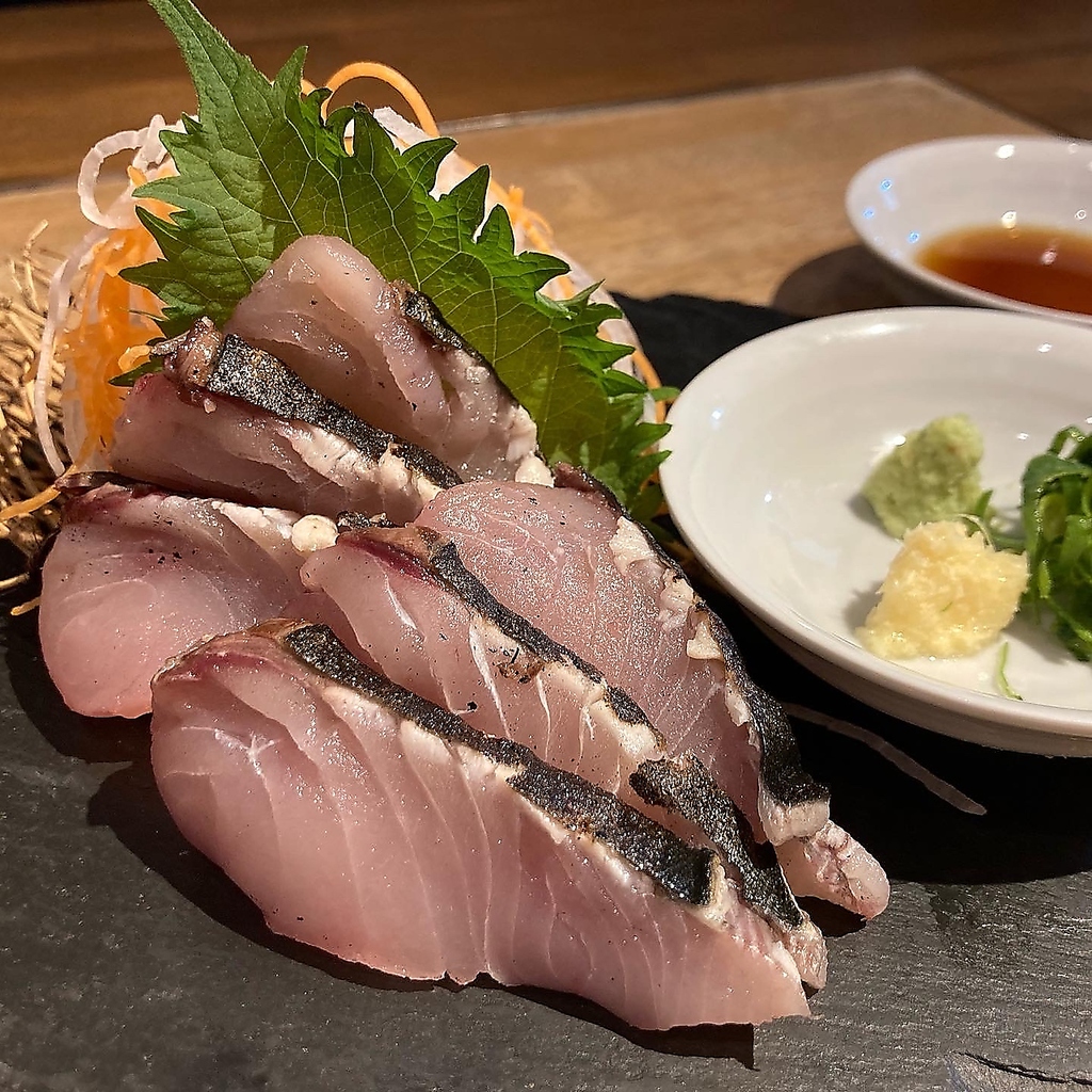 新鮮な本日のお刺身や、厳選鮮魚刺身の盛り合わせをご用意しております♪美味しさをご堪能ください！