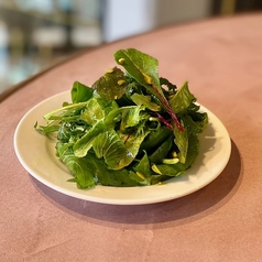 グリーンリーフのサラダ 林檎と新玉ねぎのドレッシング