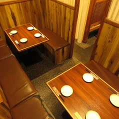 6～8名様の扉付きテーブル完全個室。喫煙可能なお店です♪