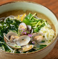 海の恵みを凝縮。磯の香りと鮮度にこだわった旬の魚介