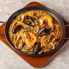 魚介のパエリア（Mサイズ）