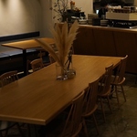 大人のムードが自慢の店内◎落ち着きのある照明に合わせて当店こだわりのインテリアが良く映えます。