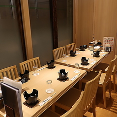 明るく開放的な店内◎テーブル席も多数ご用意しております！
