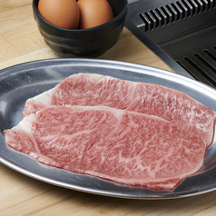 肉の状態を見極め、部位によって産地を厳選しています！