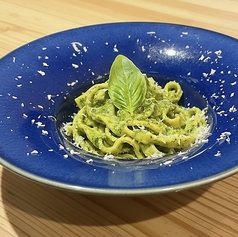自家製ジェノベーゼのシンプルパスタ
