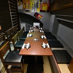 足を伸ばしてくつろげる掘りごたつ風の半個室席は、最大8名様までご利用可能。落ち着いた空間で、女子会や合コン、会社帰りの飲み会にもぴったりです♪まわりの目を気にせず、ゆったり会話とお料理が楽しめるのも魅力。程よくカジュアルな雰囲気で、気取らず過ごせる居心地の良さが人気!早めのご予約がおすすめです◎