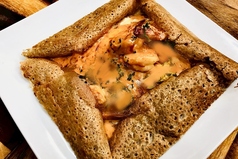 蕎麦粉のガレット　海老と帆立のトマトクリーム