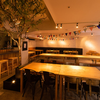 店内におしゃれなシンボルツリー♪