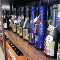 当店名物メニューとお酒と一緒に堪能！
