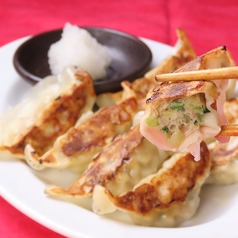 注文必須!当店オリジナル餃子☆あごだし焼き餃子(8個)の写真