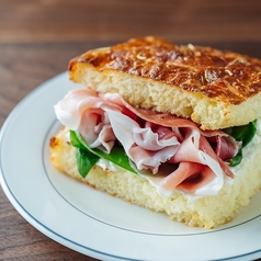 生ハムとクリームチーズのフォカッチャサンドlunch