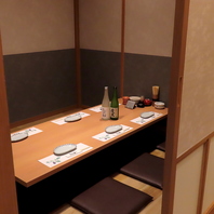 デートや接待、女子会など少人数から使える個室も完備