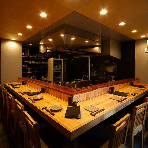 新鮮な食材を使った焼鳥や鶏料理をご賞味ください。