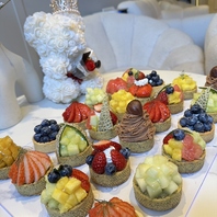 パフェやフルーツタルトなど、宝石のような絶品スイーツ