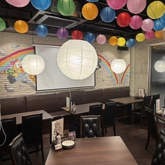 【プロジェクターや設備も充実◎】テーブル席は人数に応じてご用意しております。プライベートな飲み会や、お子様連れも大歓迎のカジュアルイタリアン酒場です◎貸切もご利用いただけますので、大切な日のお祝いなど様々なシチュエーションにご対応させていただきます☆