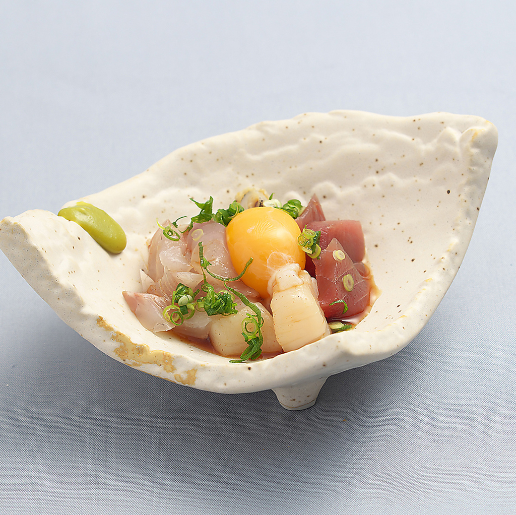 釧路産の海鮮・地元産の野菜・鮮度抜群のジビエをはじめ全国津々浦々の食材を準備しております。