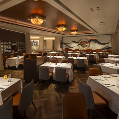 ラグジュアリーでクラシックな空間で各種パーティーの開催いただけます!ご人数やパーティースタイルのご相談はお気軽に店舗までご相談ください。