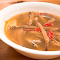 料理メニュー写真 金針菜とスペアリブのスープ