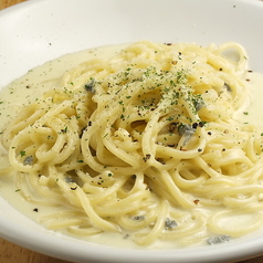 牛肉ラグーのビーフシチュークリームソース