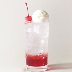 レトロクリームソーダ(ストロベリー)