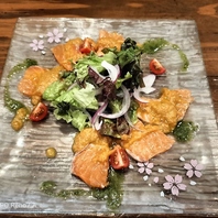 脂がのったノルウェーサーモンのカルパッチョ