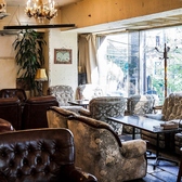 お支払方法は、現金のほかに各種クレジットカード、一部の電子マネー、QRコード決済をご利用いただけます。このため、国内のお客様はもちろん、海外からのお客様にも安心してお食事をお楽しみいただけます。