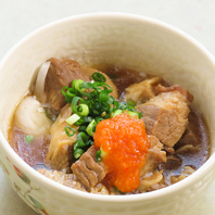 一品料理や揚げ物など多彩なメニューをご用意！