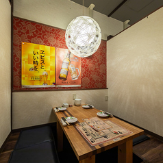 【飲み会にオススメ】6名様掛けの掘りごたつ。個室なので周囲を気にせず会話を楽しめます。友人とのちょっとした飲み会にも最適です。