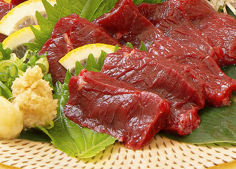 畜産農家さんから直接買い付けた希少な『国産馬刺し』！ぜひご賞味ください！