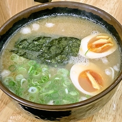 5時間煮込むこだわりのラーメン