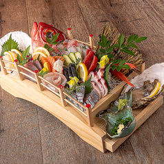 鮮魚のアーチ橋盛り