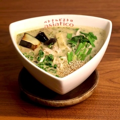 グリーンカレーのフォー