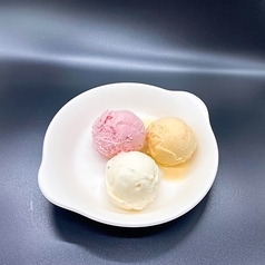 アイスクリーム盛り合わせ