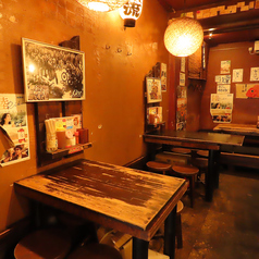 【テーブル席：４名様×２卓】※玄関前に３名様テーブルもあり