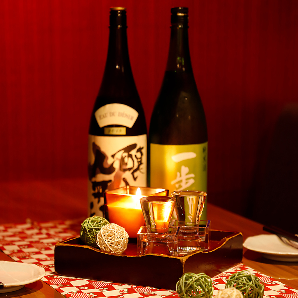 全国各地の選りすぐりの日本酒や焼酎を取り揃えております。