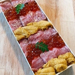 鮮度抜群！獲れたての旬魚を職人の技でご提供。素材の旨味を最大限に活かした、華やかな逸品です♪