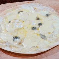4種チーズのパリパリピッツァ