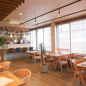 大人数の宴会や女子会を盛り上げる、彩り豊かなパーティー料理が揃います。前菜からメイン、本格パスタまで、一体感のあるテーブル席で囲めば会話も弾むはず。最大30名様までの貸切にも対応しており、各種宴会に最適です☆