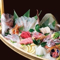 それぞれの地域に行かないと食べることのできない魚介類や、ヘルシーフードとしても人気の高い鮮魚を中心に、新鮮な食材だからこそ日本人としてなじみのある「和食」に徹底しております。