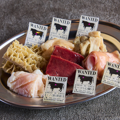 ホルモン盛合せ６種　２切れづつ