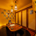 掘りごたつ式の個室で、足を下ろしてくつろげる造り。プライベートな空間を重視したい方におすすめです。周りを気にせずお話ができるので、会食や接待、家族の集まり、女子会・合コン・誕生日に！お部屋に限りがあるので、予約がオススメです！