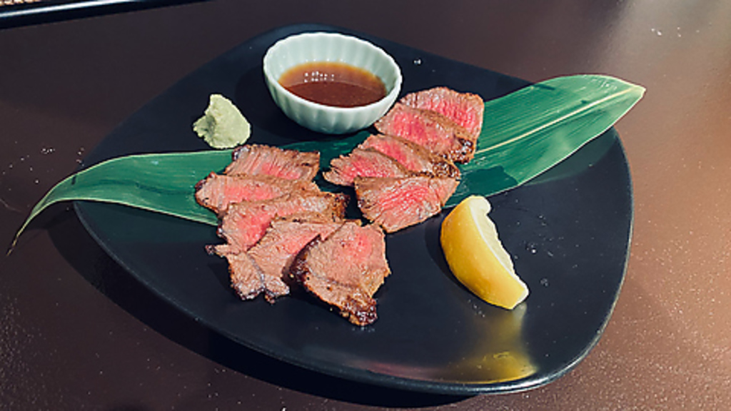 単品料理はもちろん、各種お集まりに最適なコース料理もご用意しております。