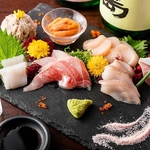 プリプリした身の歯ごたえが楽しめるお造りや焼き魚や天ぷらなど、旬の鮮魚をお楽しみいただけます！