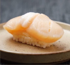 北海道産ホタテの寿司（２貫）