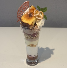ブリュレ風バスクチーズケーキパフェ