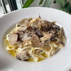 トリュフといろいろきのこのクリームソース