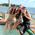 海を一望できる特等席！海の家「ルアナハレ」自慢のVIPジャグジーシートでは、泡に癒されながらシャンパン片手に極上のひとときを。非日常を満喫できる贅沢空間です！