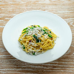 釜揚げしらすとほうれん草のペペロンチーノ