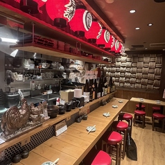 【デートにも◎】最大2名様着席可能なテーブルをご用意しております。会社や友人との飲み会などにおすすめです。