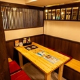 2～4名様でご利用いただける個室テーブル席です。ご友人同士のお食事やご家族でのご利用、少人数での飲み会にもぴったり。落ち着いた空間でゆったりとお過ごしいただけます。